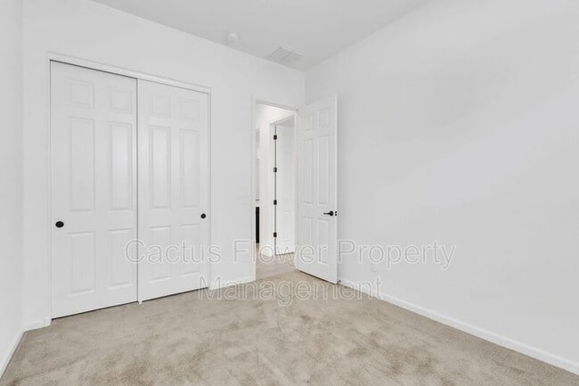 Building Photo - 45 N Iss Dr