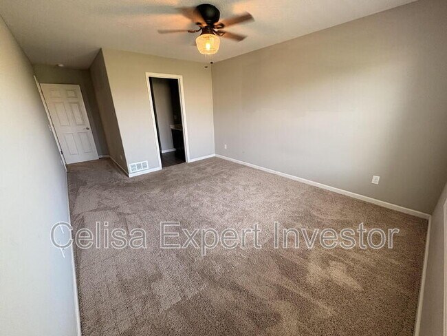 Building Photo - 4914 Stone Canyon Passage