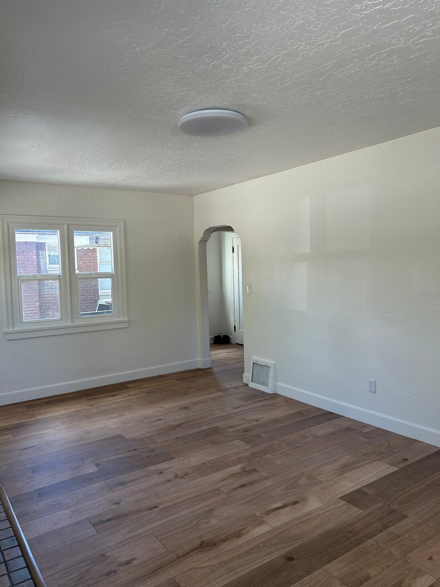 Building Photo - 2425 Van Buren Ave