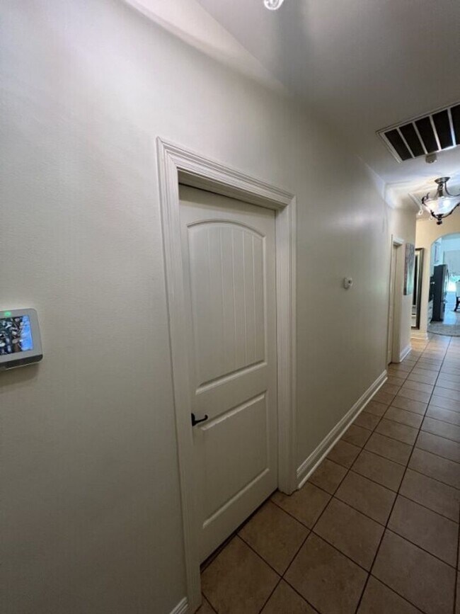 Building Photo - Luxury 4 Bedroom Home in Zachary’s Audubon Lakes