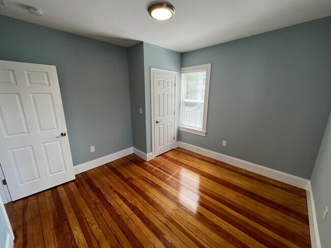 Building Photo - Porter Square Closest train = Porter Squar...