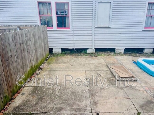 Building Photo - 3506 Baudin St