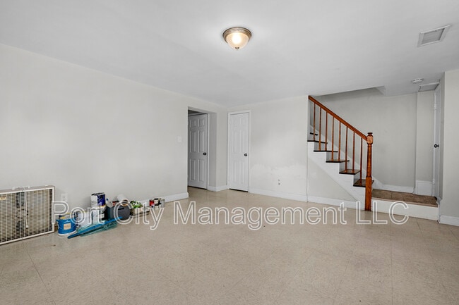 Building Photo - 1412 Jeffers Rd