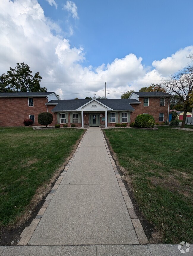 Building Photo - Chase Manor Apartments