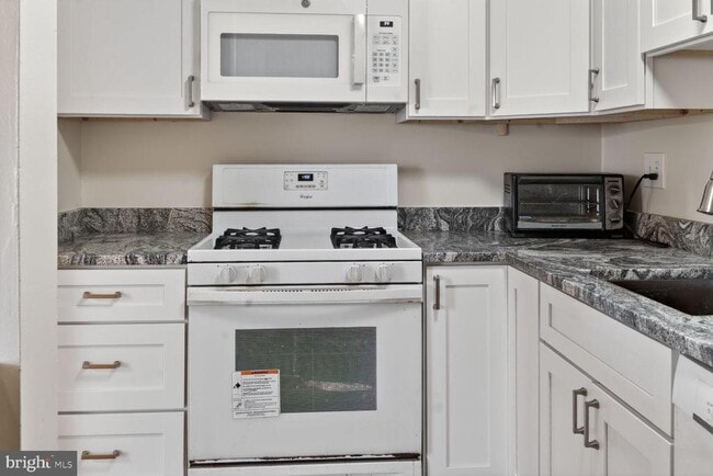 Building Photo - 105 Fitz Ct