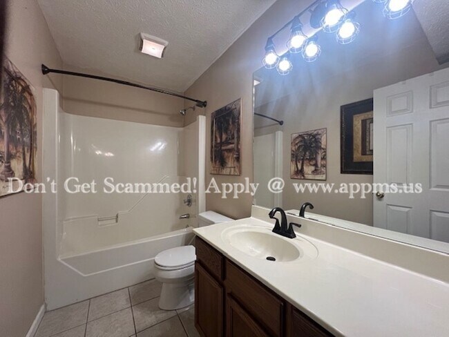 Building Photo - Location!!!!