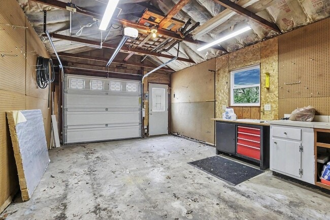Building Photo - 2799 Brandon Rd