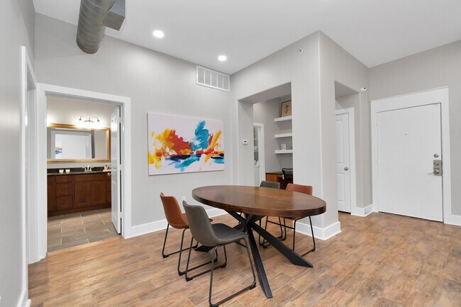 Building Photo - 1901 Post Oak Blvd