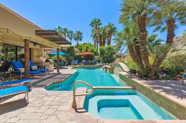 Building Photo - 76900 Avenida Fernando
