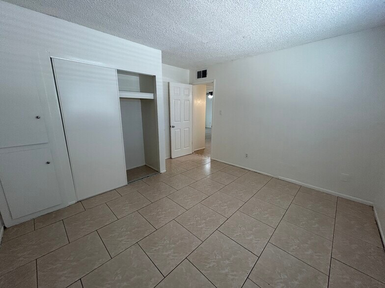 Building Photo - 8014 W Osborn Rd