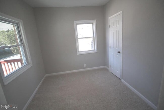 Building Photo - 5522 Addison Rd