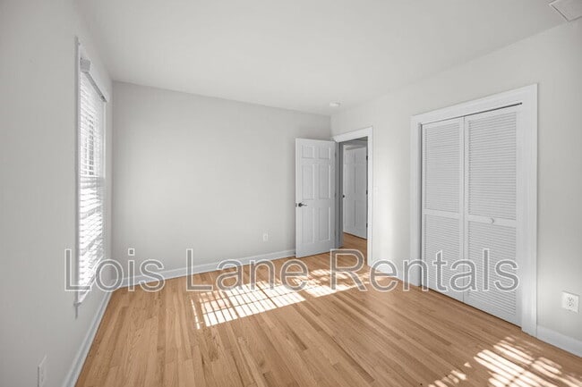 Building Photo - 12 Elliott St