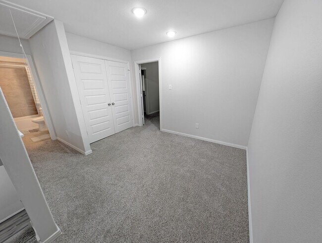 Building Photo - Inviting 3 Bed / 2.5 Bath Townhome with Flex Space & Easy I-10 Access in Katy
