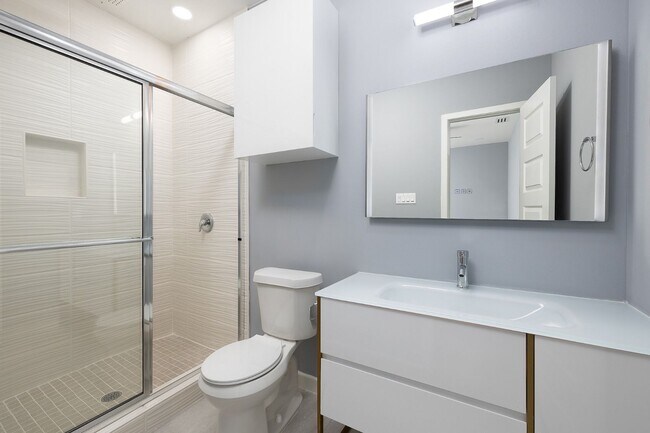 Building Photo - 810 S Michigan St