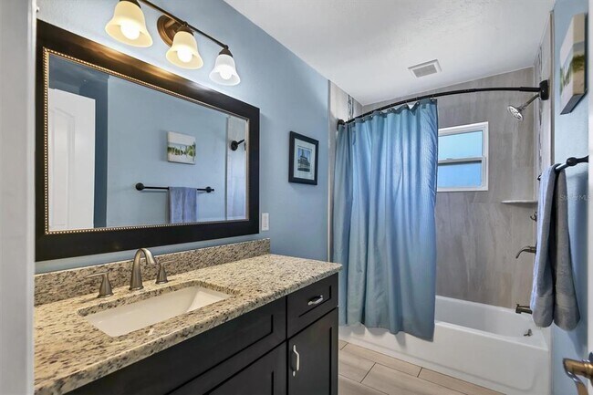 Building Photo - 3425 Fairview Dr