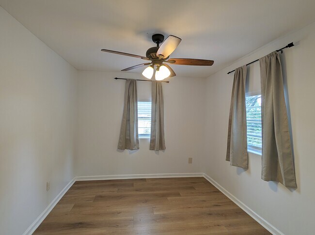 Building Photo - 520 48th St S