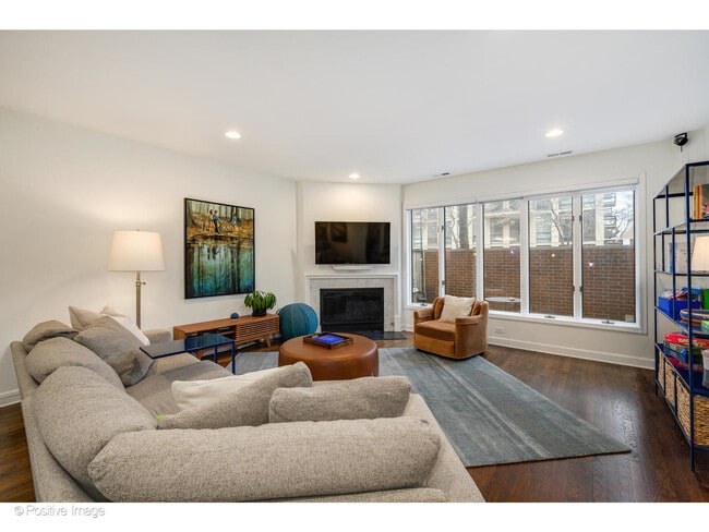 Building Photo - 150 W Eugenie St