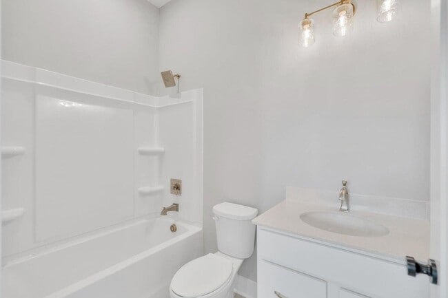 Building Photo - 299 Suwannee Dr