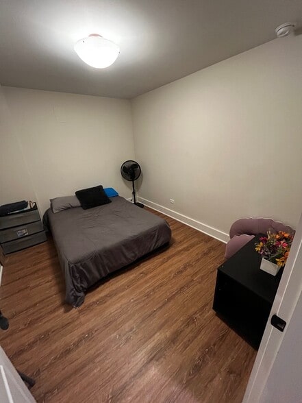 Building Photo - 1407 W Cossitt Ave