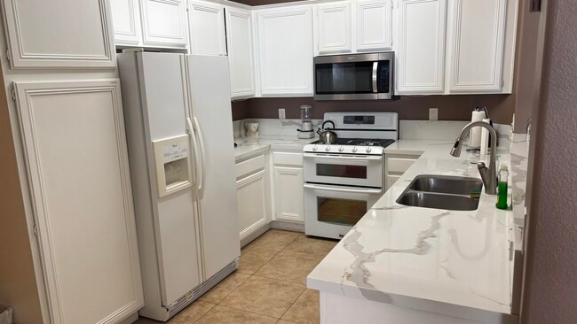 Building Photo - 27875 Avenida Maravilla