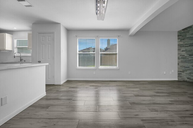 Building Photo - 6006 Barany Ct