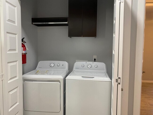 Building Photo - 3806 Valeria St