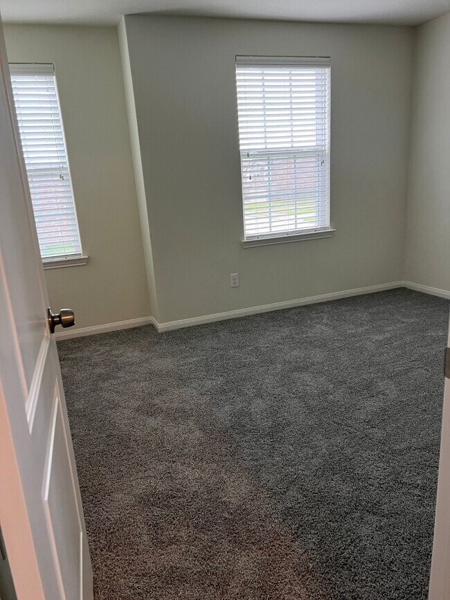 Building Photo - 12214 Regatta Ln