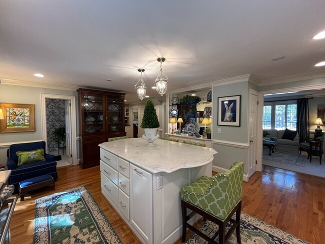 Building Photo - Incredible 5BD, 4.5BA House in Downtown Ra...