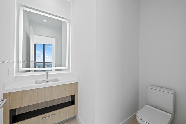 Building Photo - 851 NE 1st Ave