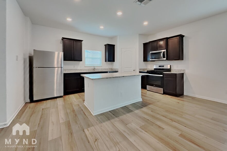 Building Photo - 6112 Underwood Way