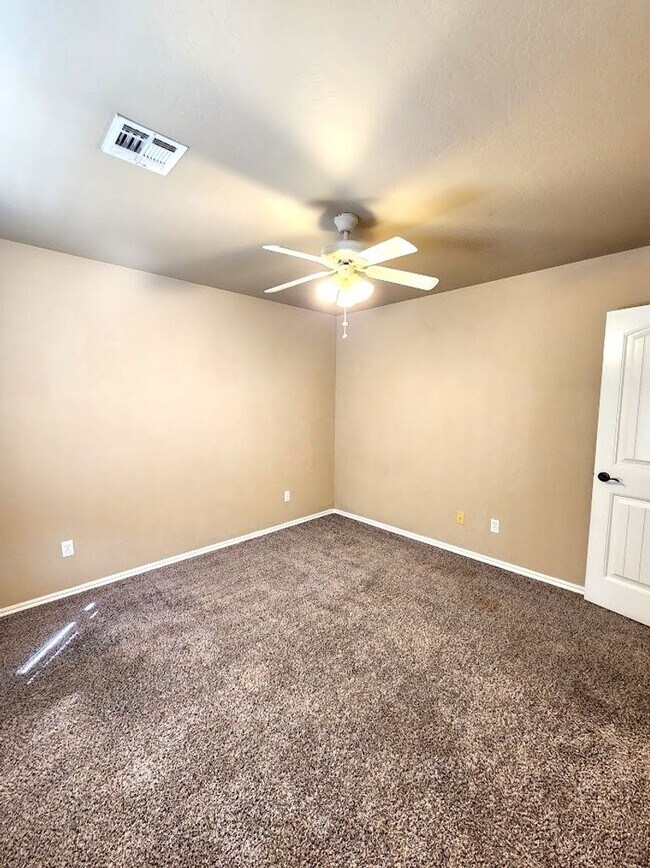Building Photo - 13707 Oxford Dr