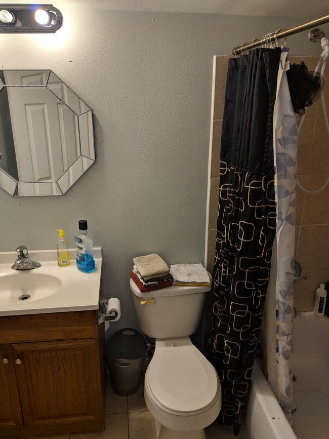 Building Photo - 2331 D'Abadie St