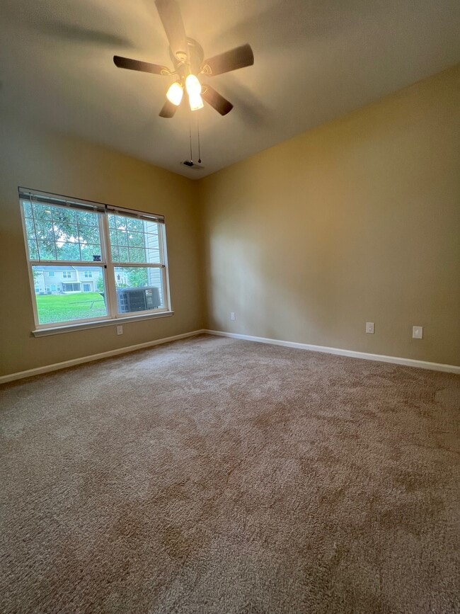Building Photo - 114 Grand Oaks Dr