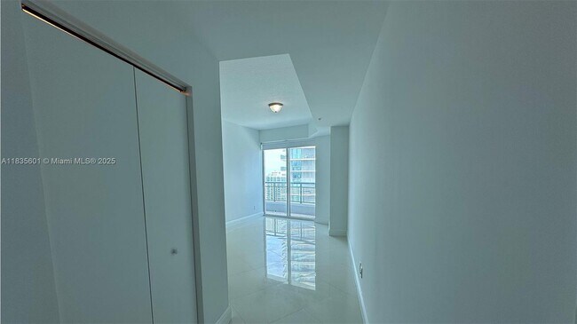 Building Photo - 60 SW 13th St