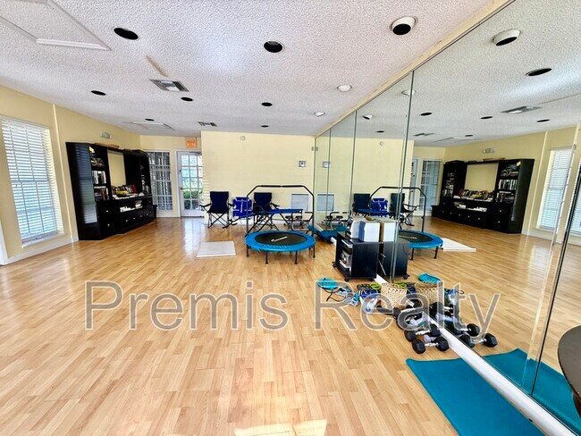 Building Photo - 2500 Winding Creek Blvd