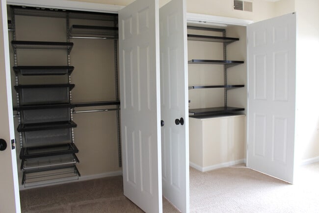 Building Photo - 1301 N Courthouse Rd