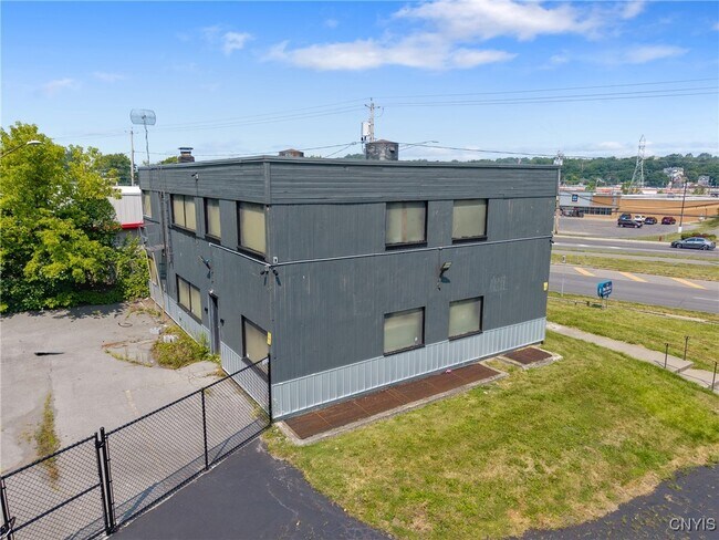Building Photo - 2030 Erie Blvd E