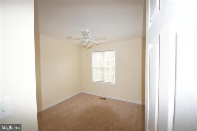 Building Photo - 1656 Woodtree Ct E