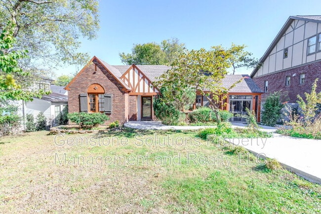 Primary Photo - 502 32nd Ave S