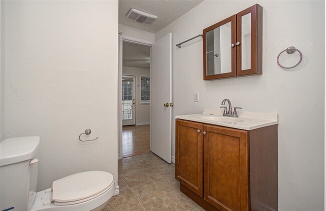 Building Photo - 15510 Cypress Garden Dr