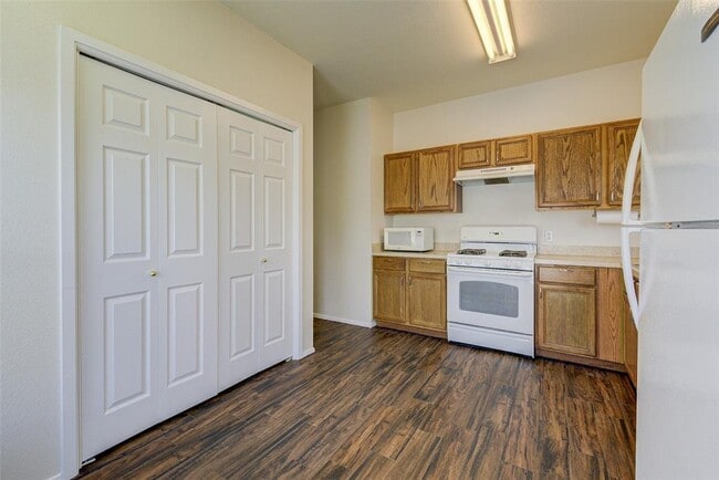 Building Photo - 3930 Mossy Pl Ln