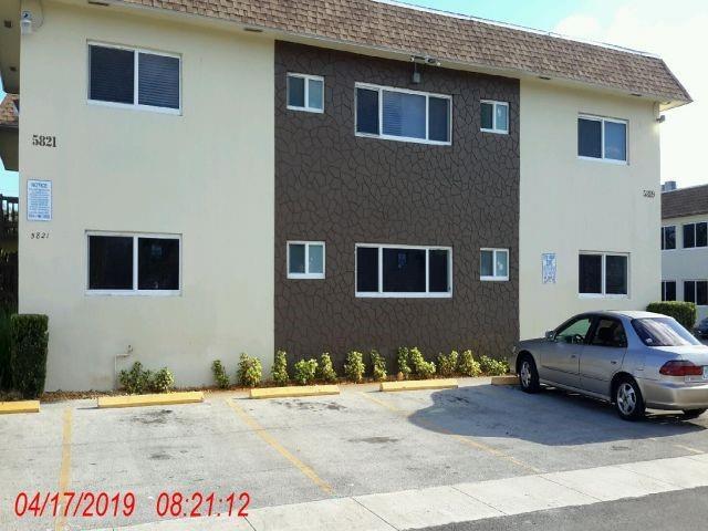 Building Photo - 5819 NW 17th Pl