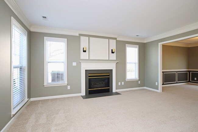 Building Photo - Dog-Friendly Forest Lakes North Home (Appl...