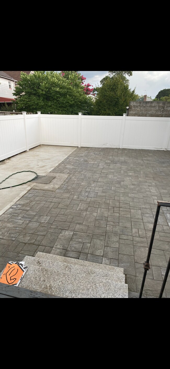 Building Photo - 109-11-111 205th St