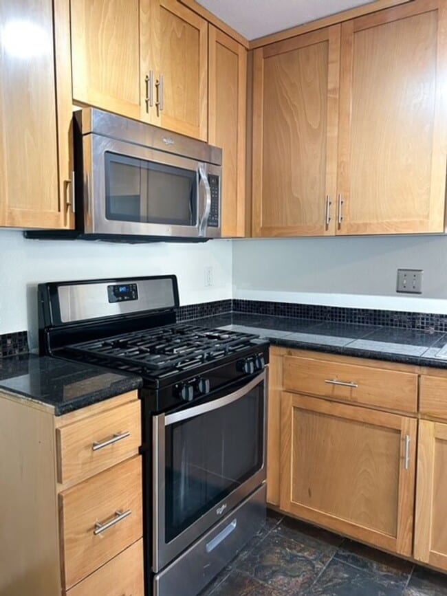Building Photo - 3 Bedroom + 2.5 Bathroom Condo | Ralston Village Community | Ventura | Unfurnished