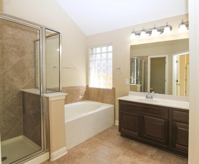 Building Photo - 3640 Rosalina Loop