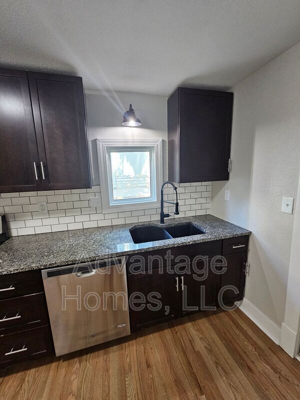 Building Photo - 4619 Bell St