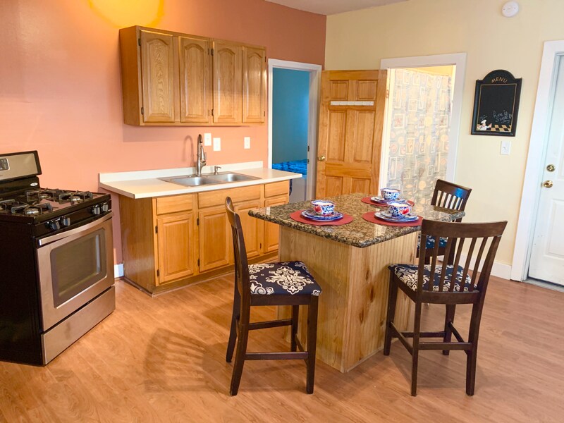 Building Photo - 206 California Ave