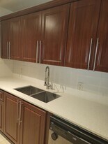 Building Photo - 13455 NE 10th Ave