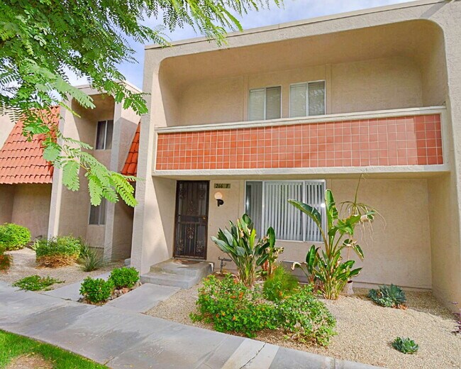 Building Photo - "Discover Your Oasis: Spacious 3-Bed Condo with Granite Touches in Palm Springs!"